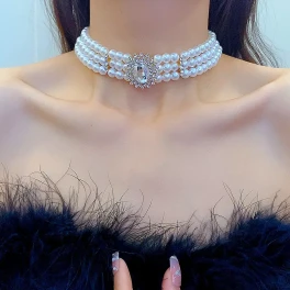 Elegant Pearl Choker with Crystal Centerpiece
